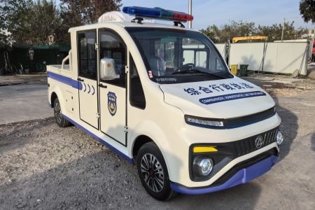 交警巡邏車(chē)