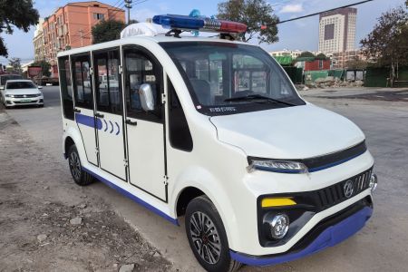 交警巡邏車